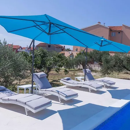 Holiday Apartment *